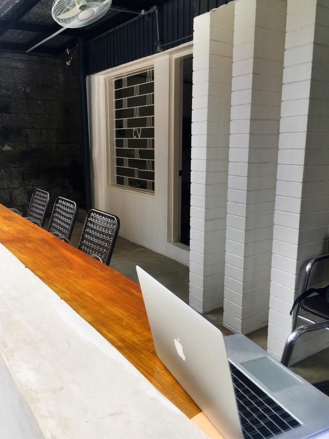 The Hub District Hostel And Dorm ماكاتي المظهر الخارجي الصورة